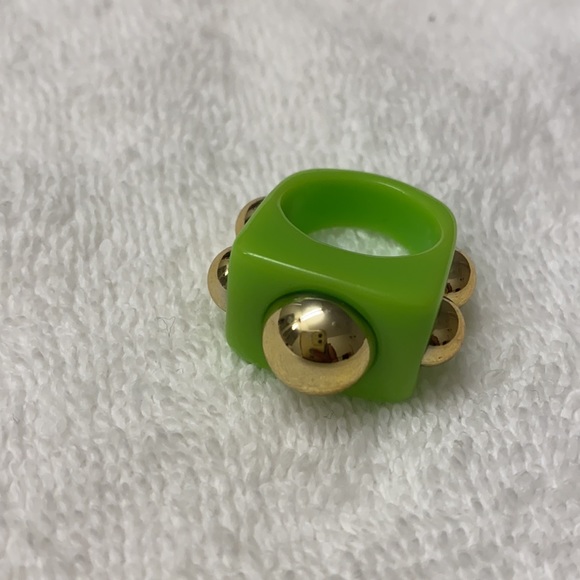 Vintage Neon Green Acrylic Ring Size 7 - Picture 2 of 5